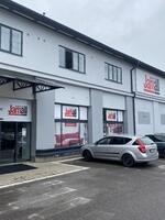 64815737-5797-490E-9E56-68087CA09CAF